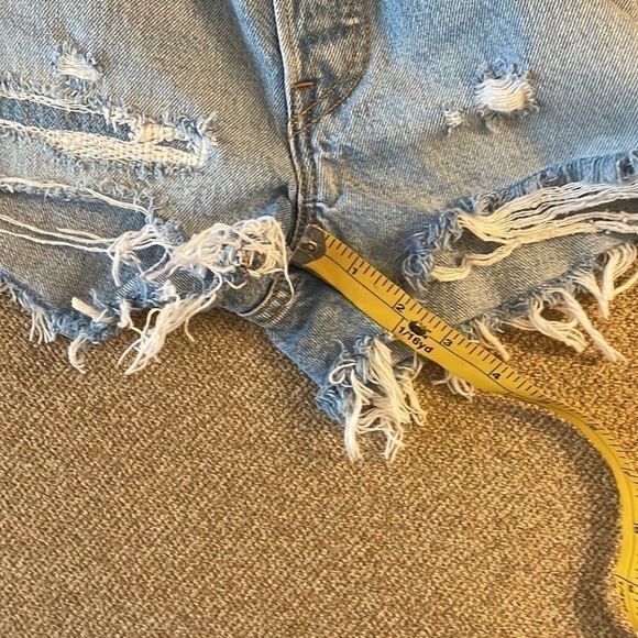 Levi’s Womens Premium 501 Distressed Jean Shorts Levi’s Logo on Sides Size 24 - Picture 9 of 9
